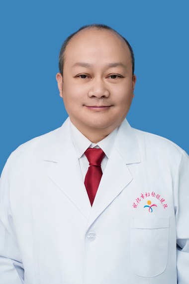 兒童保健科副主任醫師 鄧人武