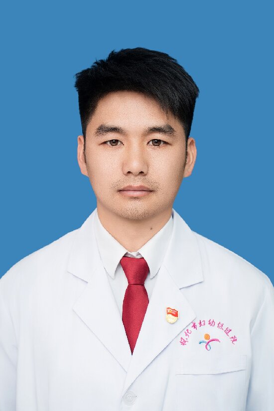 中醫科副主任醫師 鄧順容